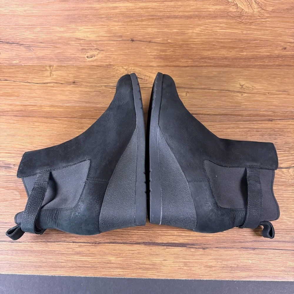 UGG “Indra” Black Leather Wedge Ankle Boots Booties Women’s Size 10 Shoes‎